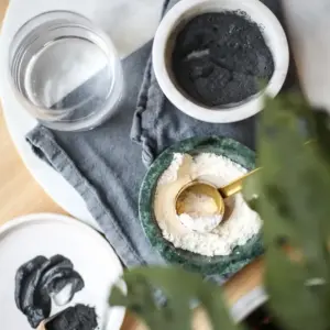 Maschera viso Carbone attivo & moringa (Clean Face Black) - immagine 3